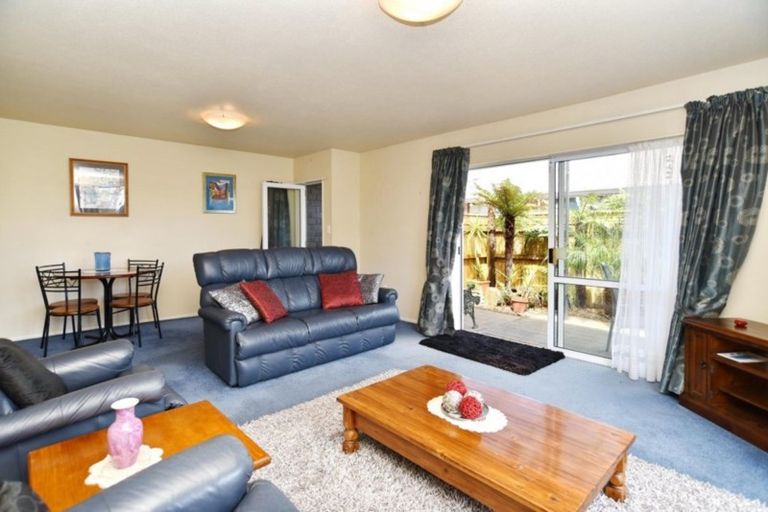 Photo of property in 1/35 Laing Crescent, Heathcote Valley, Christchurch, 8022