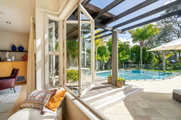 Photo of property in 2/2 Clifton Road, Hauraki, Auckland, 0622