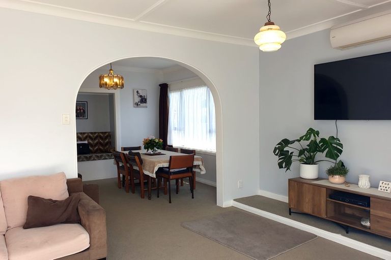 Photo of property in 63 Breakwater Road, Moturoa, New Plymouth, 4310