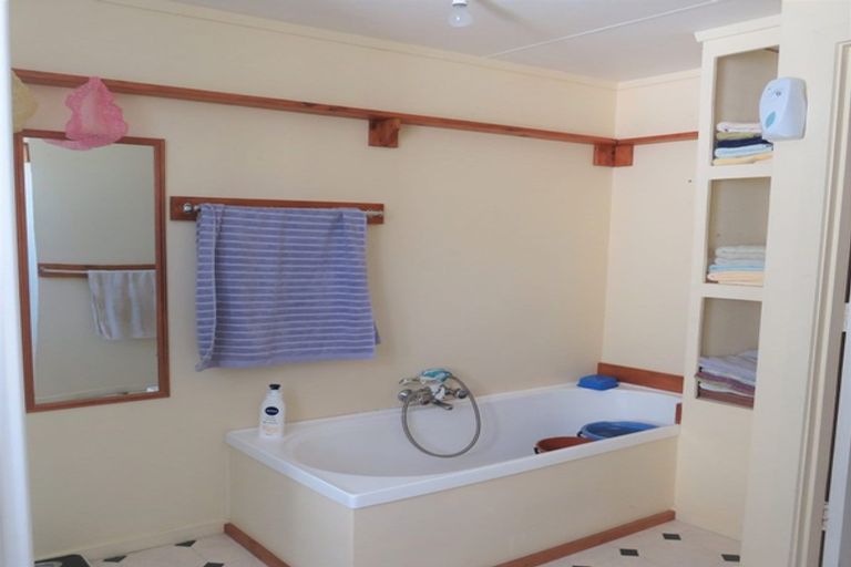 Photo of property in 47 Lochiel Street, Mahia, Nuhaka, 4198