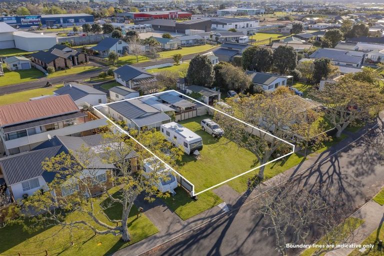 Photo of property in 12 Whitby Avenue, Whitianga, 3510