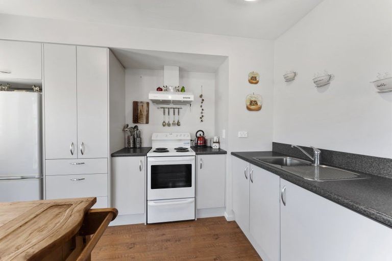 Photo of property in 74l Olliviers Road, Phillipstown, Christchurch, 8011