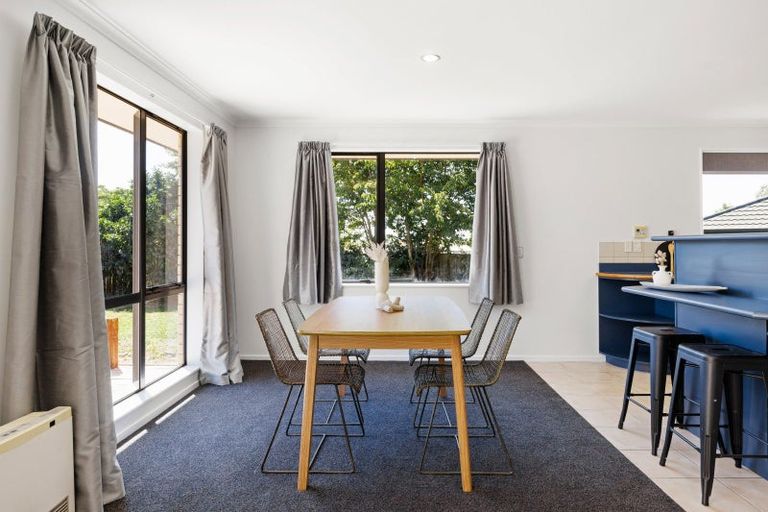 Photo of property in 37 Aldona Place, Fairview Downs, Hamilton, 3214