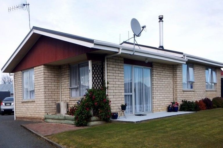 Photo of property in 25 Barton Street, Marton, 4710