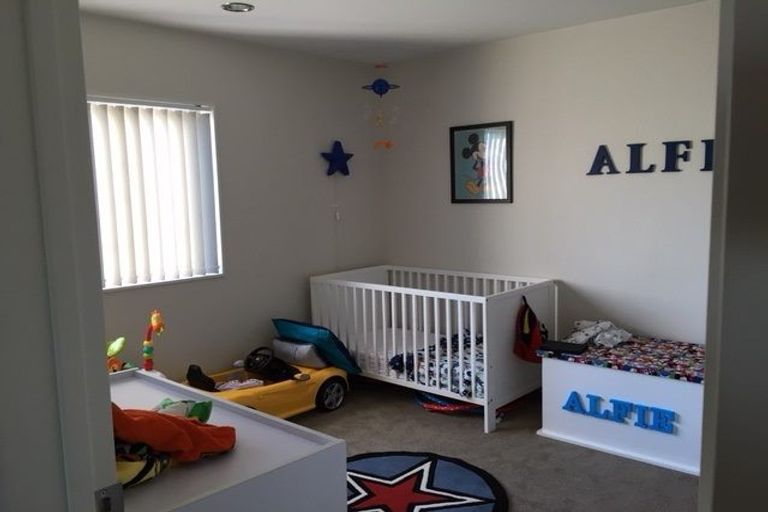 Photo of property in 2 Tarapiroe Avenue, Takanini, 2112