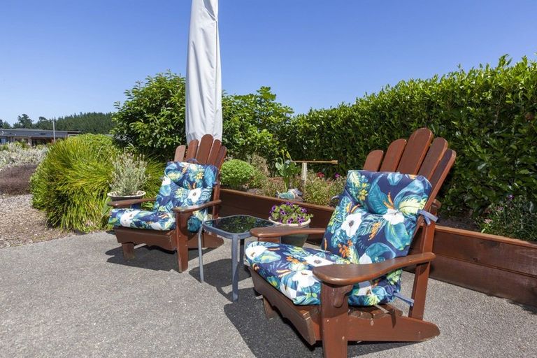 Photo of property in 2 Te Heke Place, Waikanae, 5036