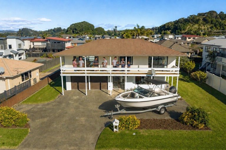 Photo of property in 102 Harbour Road, Ohope, 3121