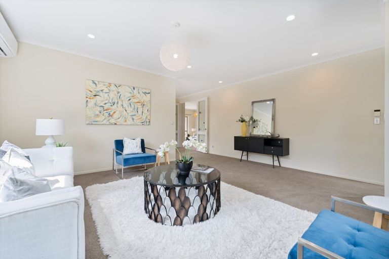 Photo of property in 16h Lincoln Road, Henderson, Auckland, 0610