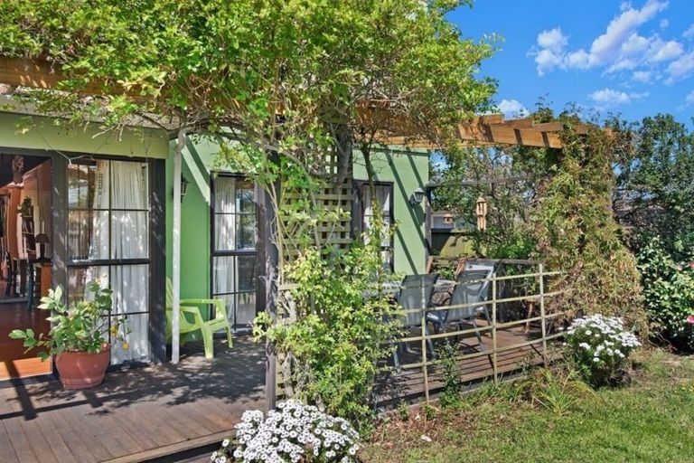 Photo of property in 270 Wainoni Road, Aranui, Christchurch, 8061