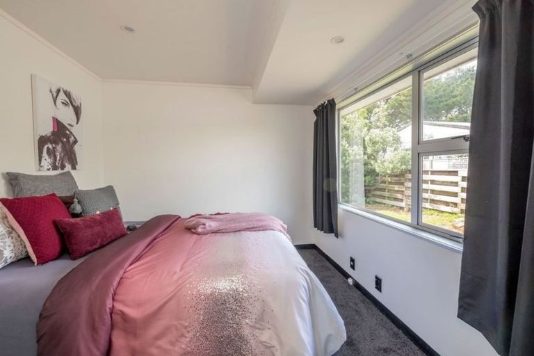 Photo of property in 52 Rutherford Drive, Waikanae Beach, Waikanae, 5036