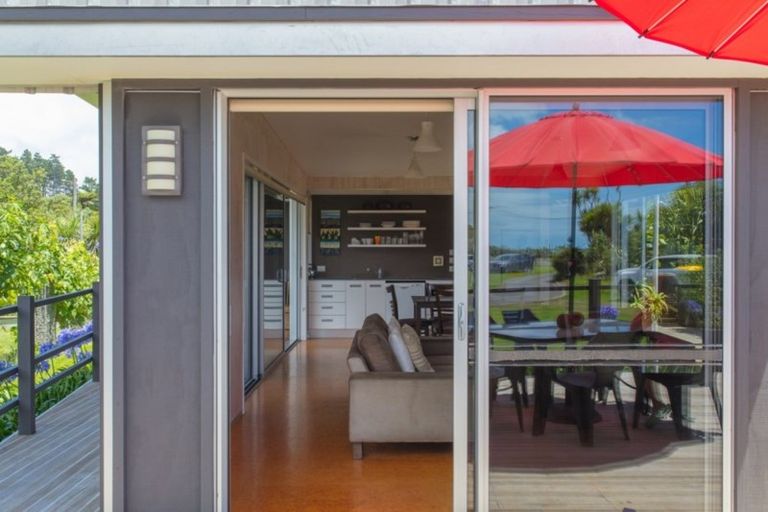 Photo of property in 36b Tasman Parade, Oakura, 4314