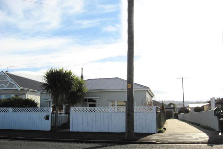 Photo of property in 42a Hargest Crescent, Saint Kilda, Dunedin, 9012