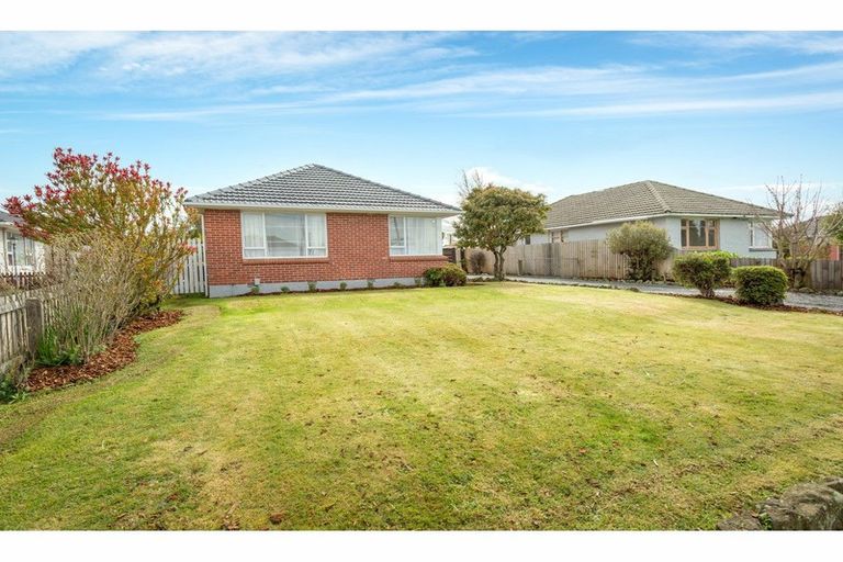 Photo of property in 13 Pembroke Street, Avondale, Christchurch, 8061