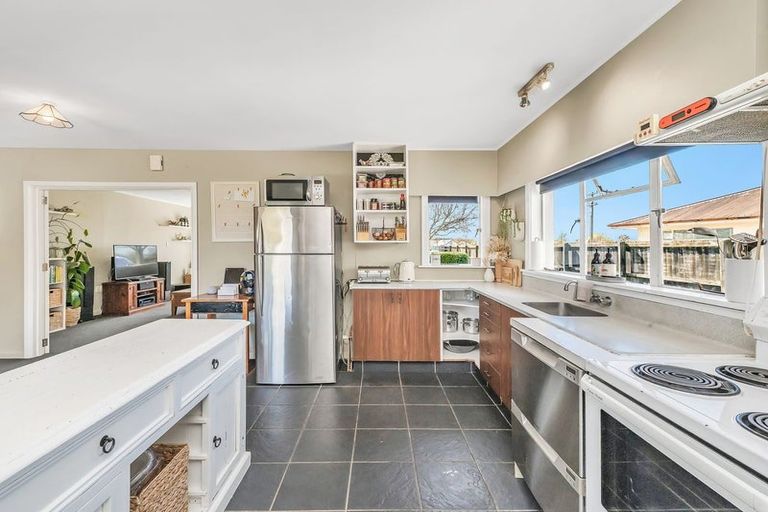 Photo of property in 35 Leeston And Lake Road, Leeston, 7632