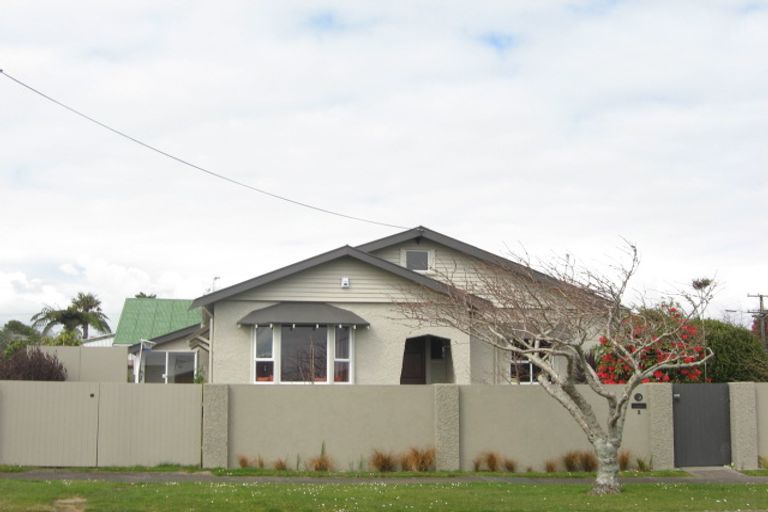 Photo of property in 2 Rawhiti Street, Vogeltown, New Plymouth, 4310