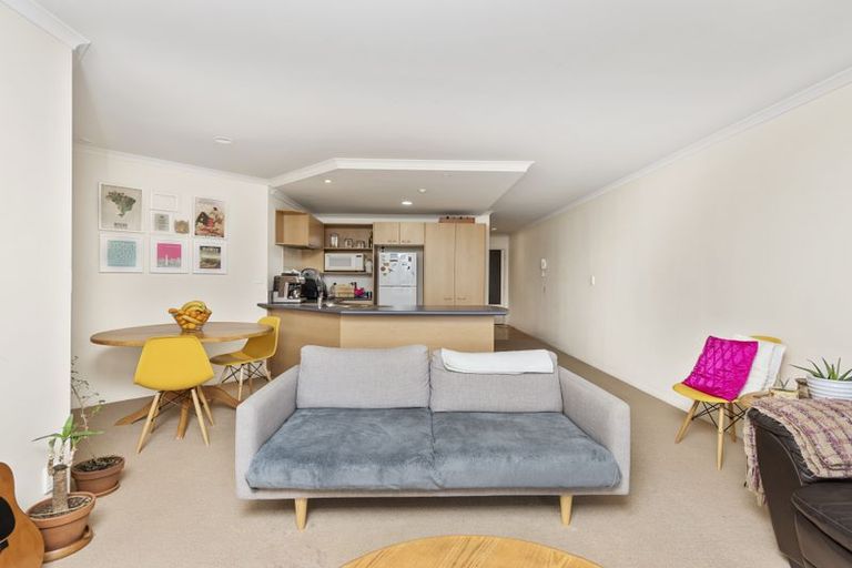 Photo of property in Paramount Apartments, 16/281 Maunganui Road, Mount Maunganui, 3116