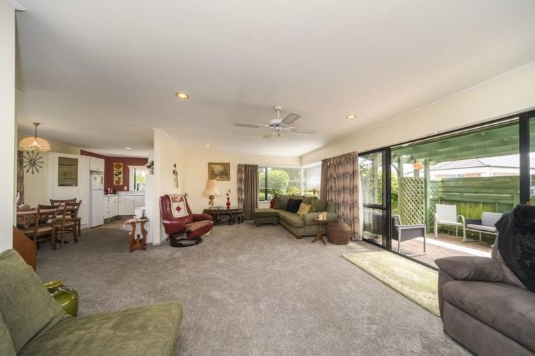Photo of property in 10 Purdie Place, Milson, Palmerston North, 4414