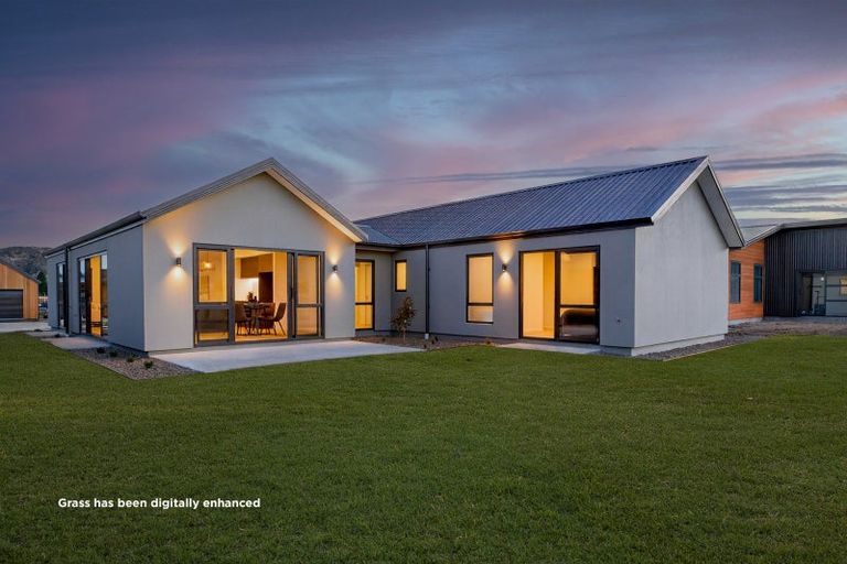 Photo of property in 11 Packer Road, Wanaka, 9382