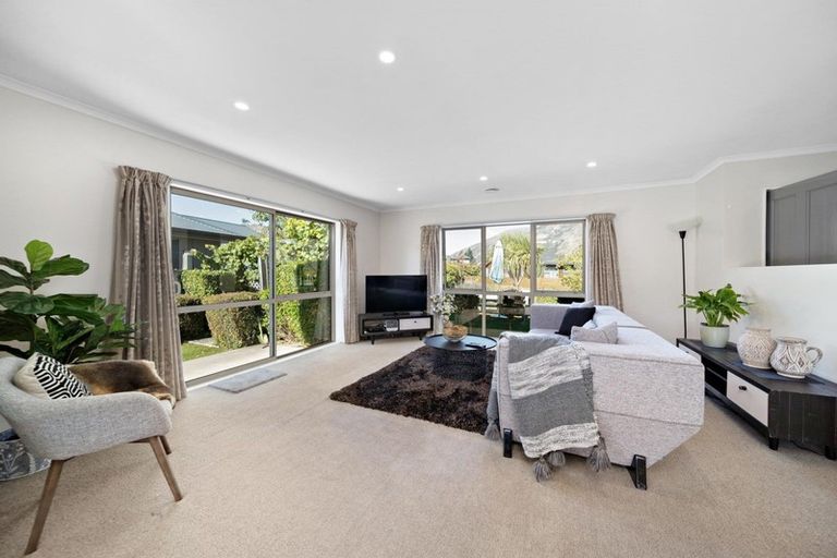 Photo of property in 7 Acheron Place, Lake Hayes, Queenstown, 9304