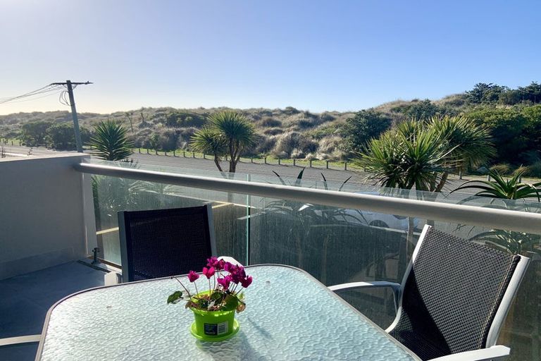 Photo of property in 2/272 Marine Parade, New Brighton, Christchurch, 8061