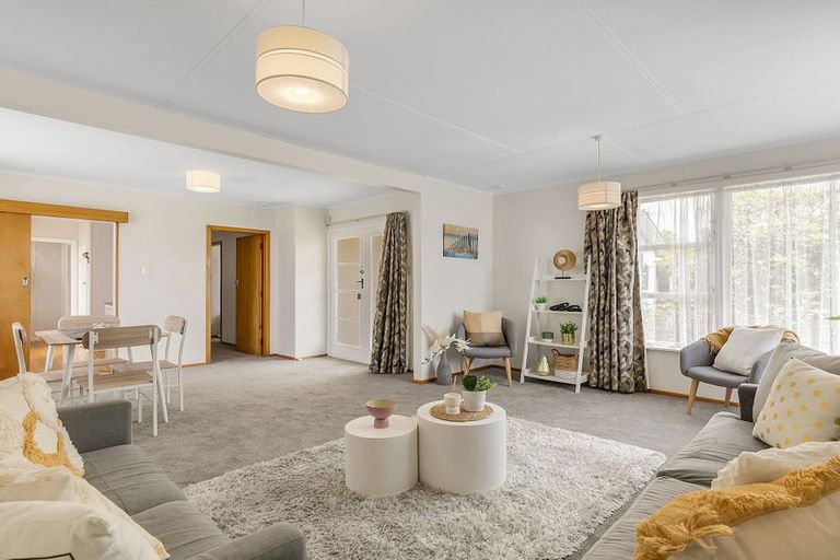 Photo of property in 98 Driver Crescent, Cannons Creek, Porirua, 5024