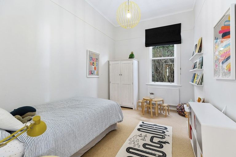 Photo of property in 27 Upper Bourke Street, Kilbirnie, Wellington, 6022