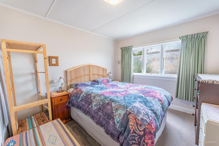 Photo of property in 8 Moorhouse Street, Waimate, 7924