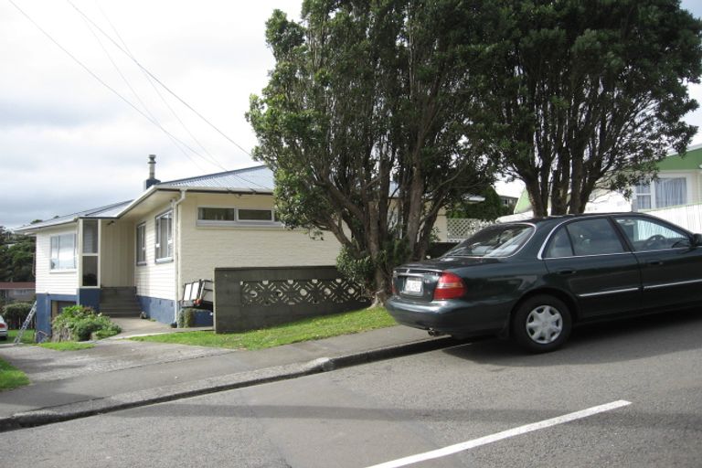 Photo of property in 9 Bancroft Terrace, Newlands, Wellington, 6037