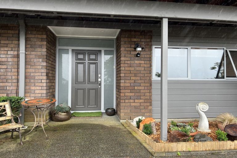 Photo of property in 86 Hadfield Street, Beach Haven, Auckland, 0626