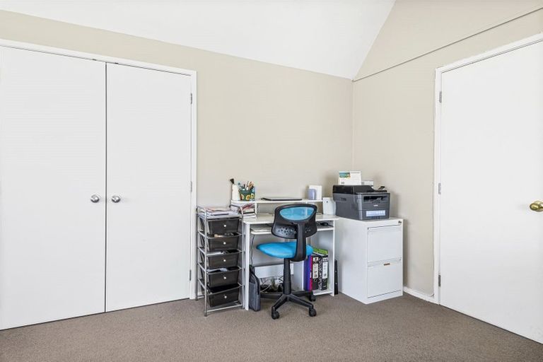 Photo of property in 2/47 Centorian Drive, Windsor Park, Auckland, 0632