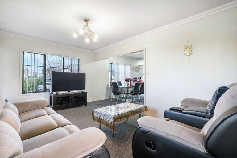 Photo of property in 17 Gray Avenue, Mangere East, Auckland, 2024