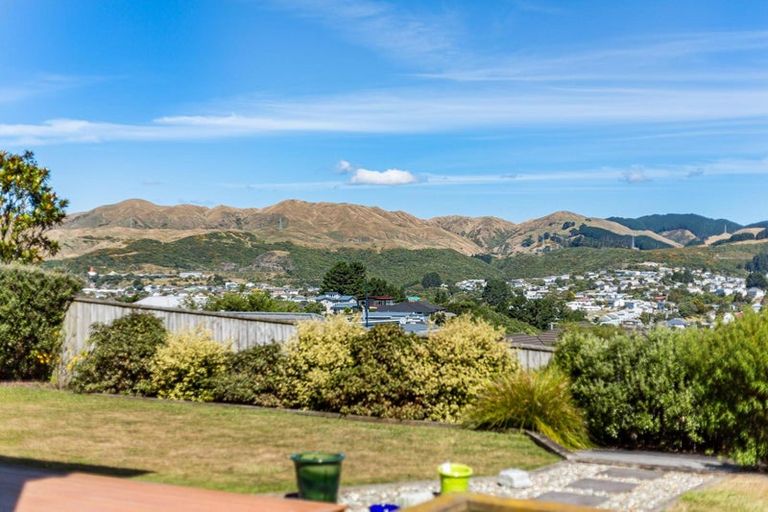 Photo of property in 85 Aotea Drive, Aotea, Porirua, 5024