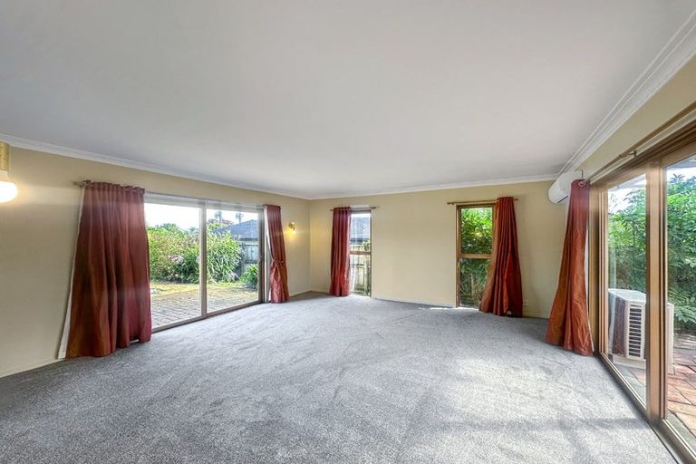 Photo of property in 6 Davita Place, Farm Cove, Auckland, 2012
