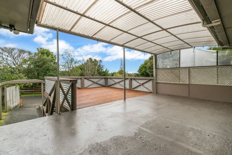 Photo of property in 51 Tirimoana Road, Te Atatu South, Auckland, 0602