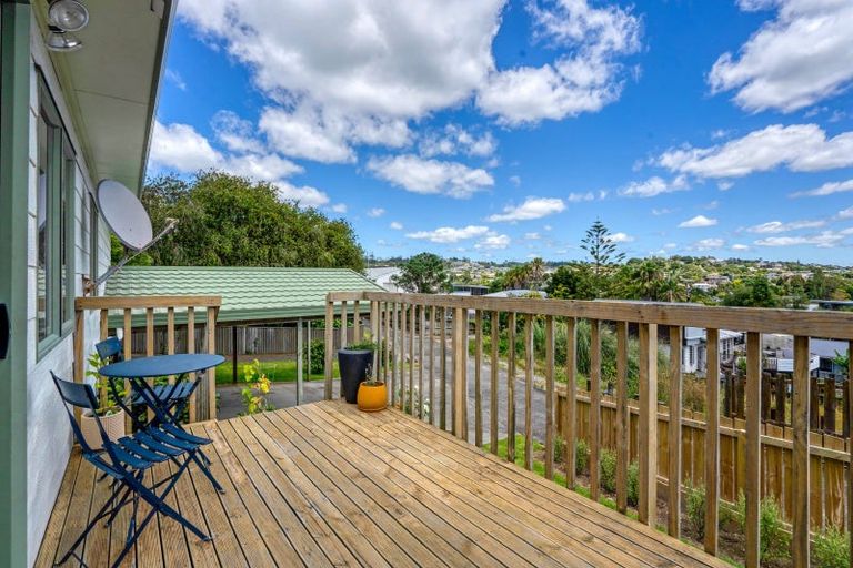 Photo of property in 12a Delshaw Avenue, Stanmore Bay, Whangaparaoa, 0932