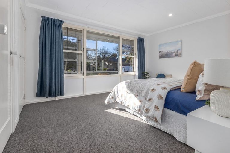 Photo of property in 71a Nimmo Avenue East, Waikanae, 5036