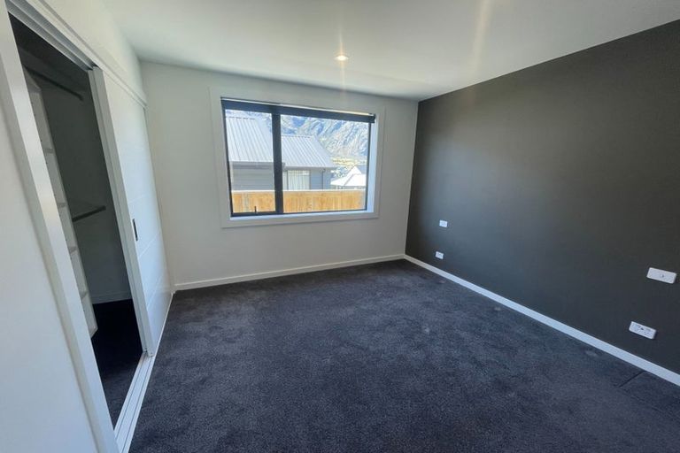 Photo of property in 9 Runholder Rise, Jacks Point, 9371