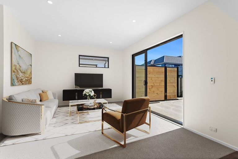 Photo of property in 5 Roundel Crescent, Whenuapai, Auckland, 0618