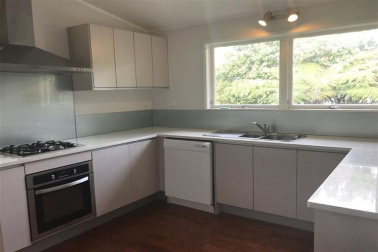 Photo of property in 16 Capella Place, Manurewa, Auckland, 2102