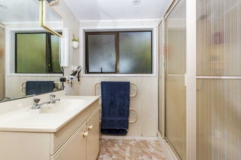 Photo of property in 11 Serrata Place, Browns Bay, Auckland, 0630