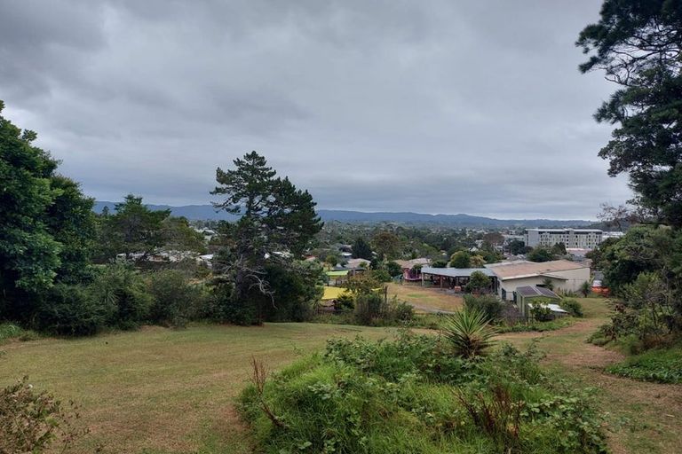 Photo of property in 4/68 West Coast Road, Glen Eden, Auckland, 0602