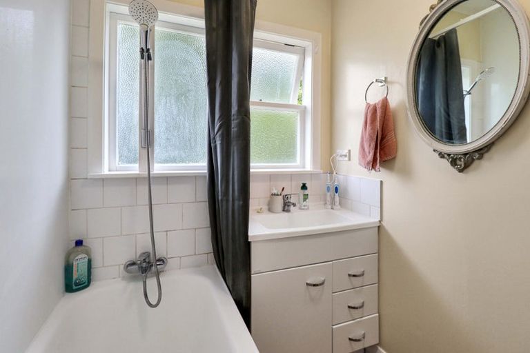 Photo of property in 1/15 Eldon Grove, Taita, Lower Hutt, 5019