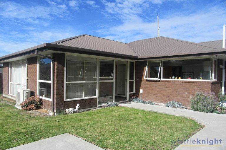 Photo of property in 96 Rattray Street, Riccarton, Christchurch, 8041