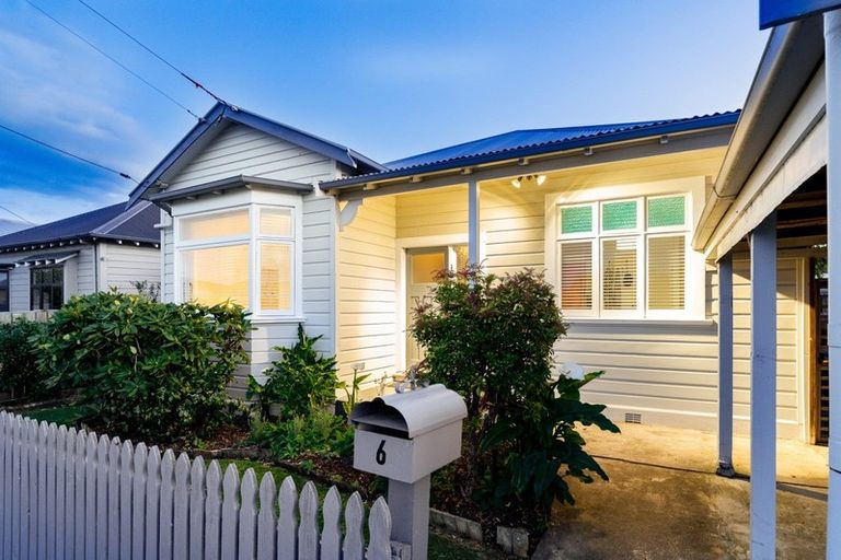 Photo of property in 6 Alma Street, Saint Kilda, Dunedin, 9012