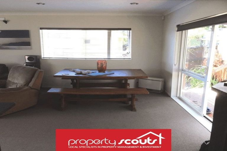 Photo of property in 5a Squirrel Lane, Browns Bay, Auckland, 0630