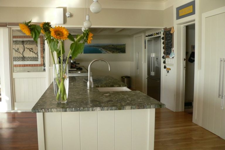 Photo of property in 62 Moana Road, Okitu, Gisborne, 4010