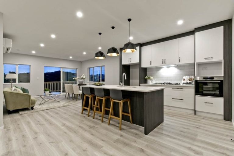 Photo of property in 113 Godfrey Drive, Orewa, 0931