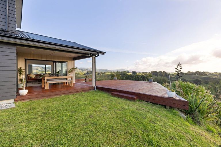 Photo of property in 3 Lealands Lane, Aokautere, Palmerston North, 4471