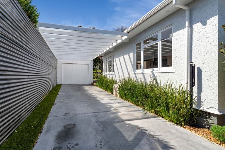 Photo of property in 113 Govett Avenue, Frankleigh Park, New Plymouth, 4310