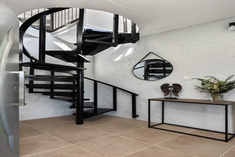 Photo of property in 25 Suffolk Street, Picton, 7220